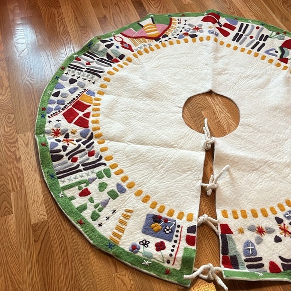 Anthropologie-Folk Tree Skirt NWT - Picture 13 of 16